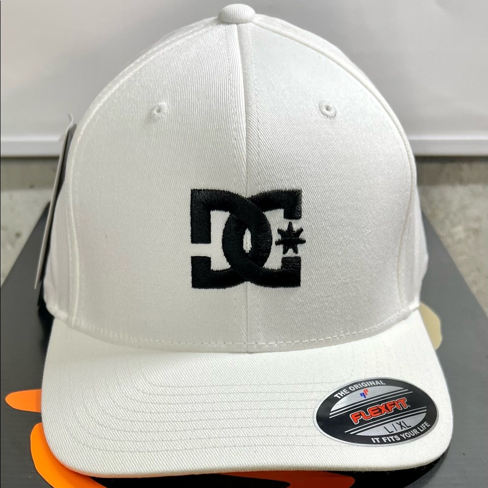 DC Shoes Cap Star 2 Flexfit Hat. White/Black Size L/XL New with Tags